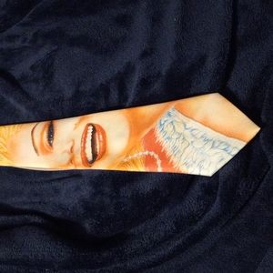 Marilyn Monroe tie